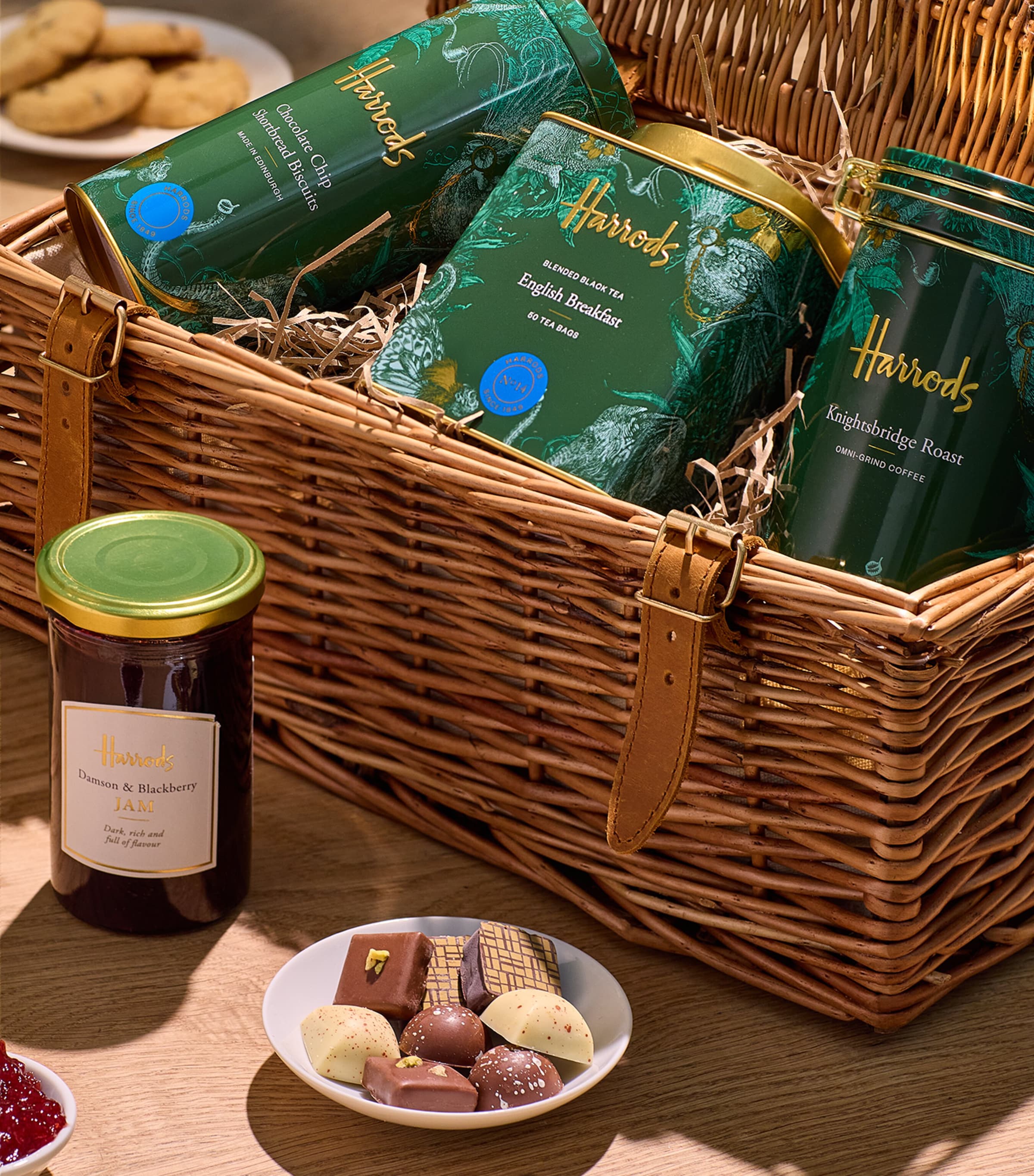 Harrods The Tea Time Treats Hamper