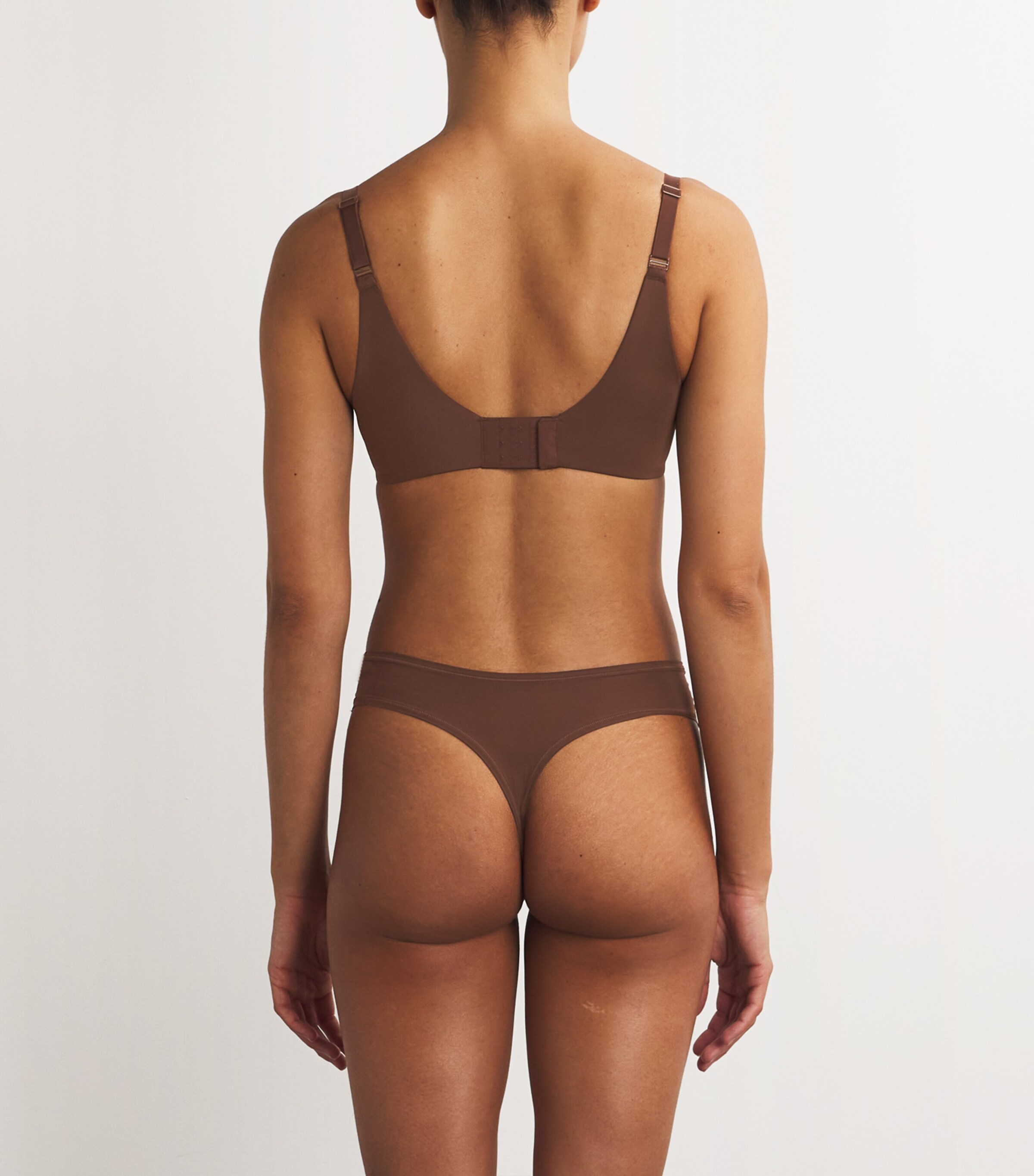 Skims Smoothing Intimates Full Coverage Bra Cocoa Image 3